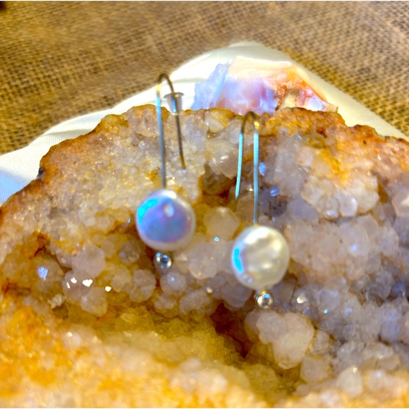 Pearl Earrings - Picture 1 of 3